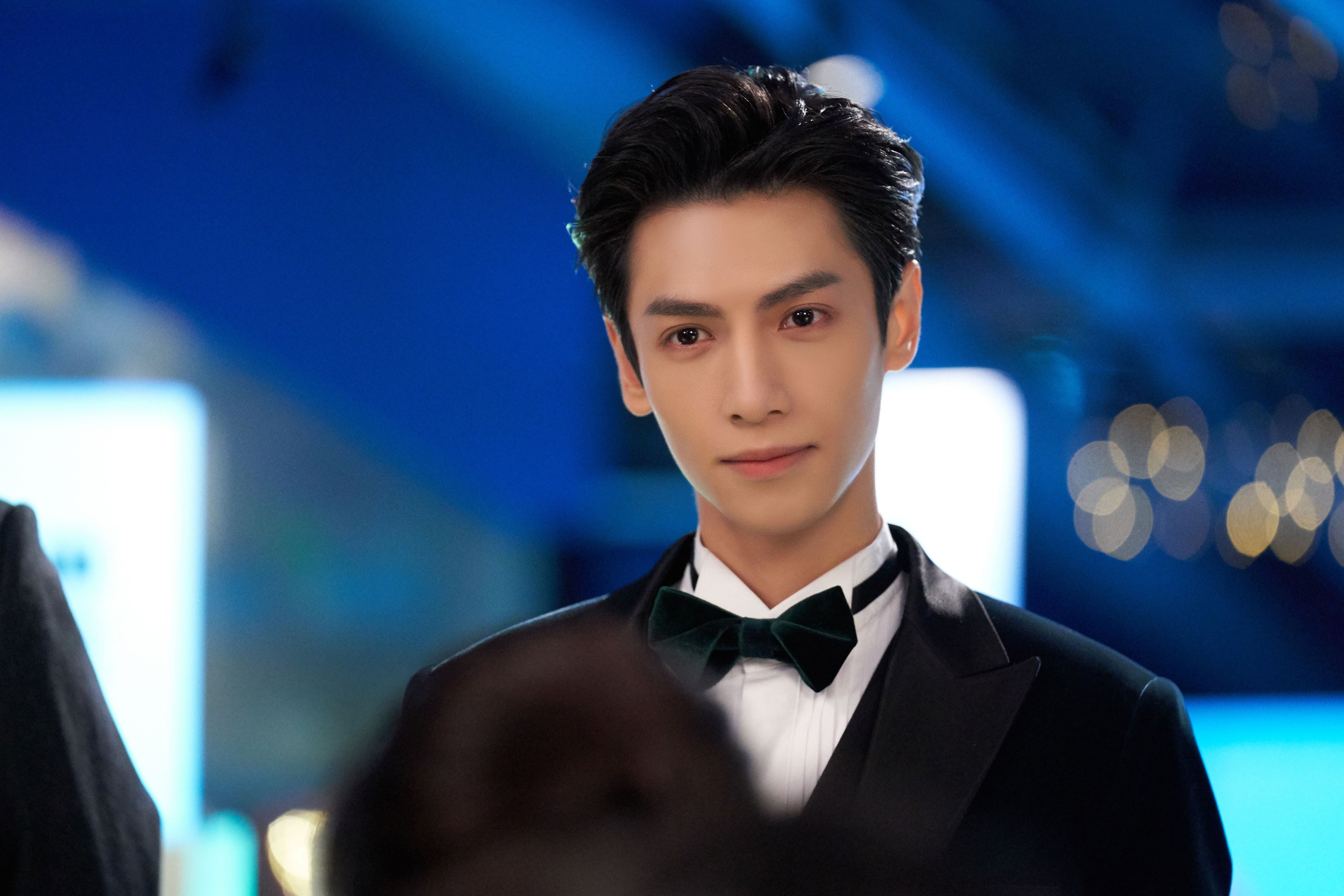 篮网替补席表现出色赢得首发阵容信任,篮网替补席尬舞视频