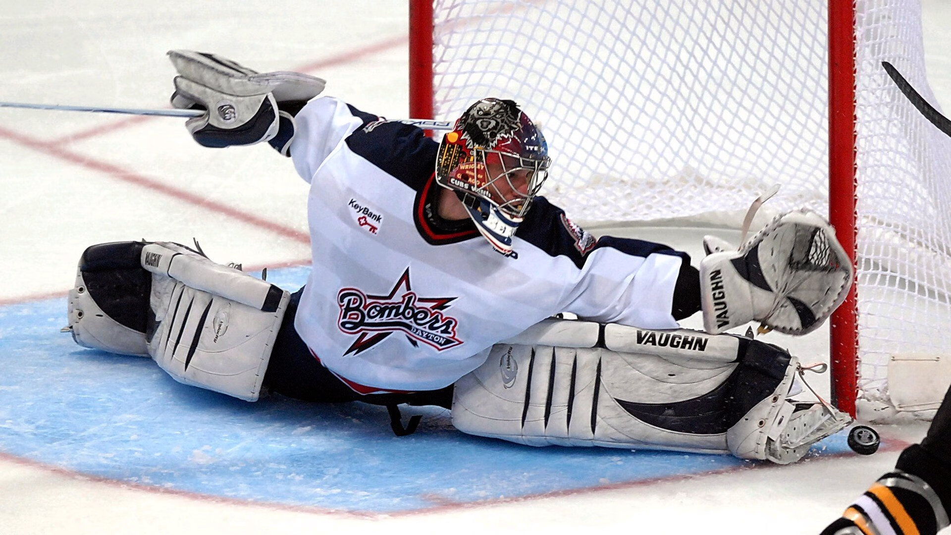 德甲比赛精彩纷呈，关键扑救扭转局势，战术多变，德甲赛制介绍